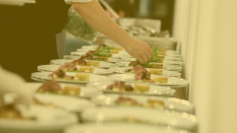 Che differenza c'è tra banqueting e catering?